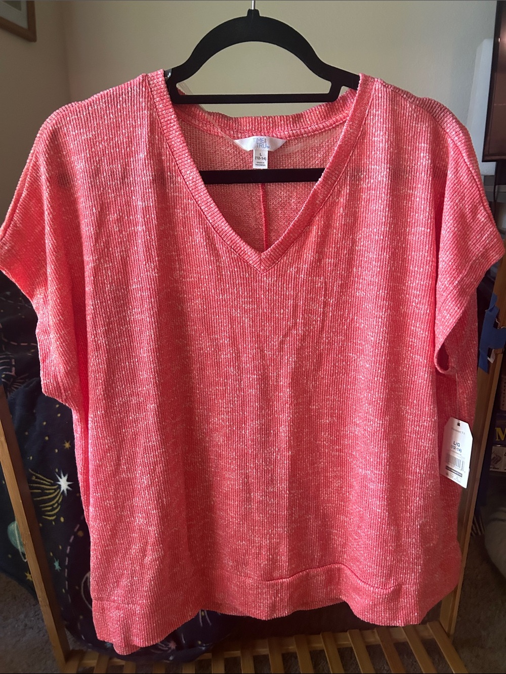 Time and Tru Coral V-Neck Short Sleeve Knit Top